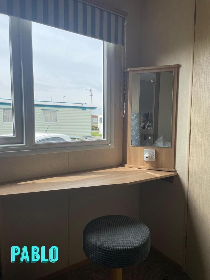 Towyn Six Berth En Suite Caravan Rhyl Bagian luar foto