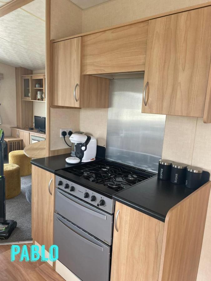 Towyn Six Berth En Suite Caravan Rhyl Bagian luar foto