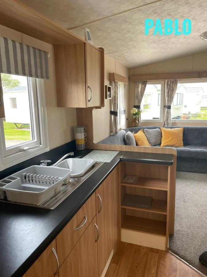 Towyn Six Berth En Suite Caravan Rhyl Bagian luar foto